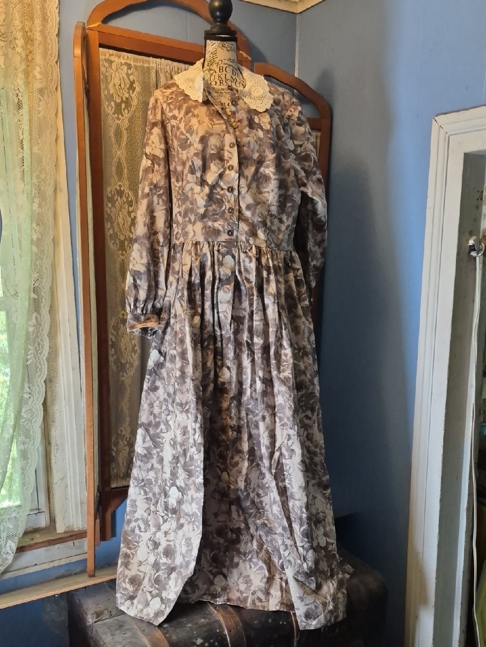 Recollections Vintage Floral Prairie Maxi Dress with Lace Collar XL